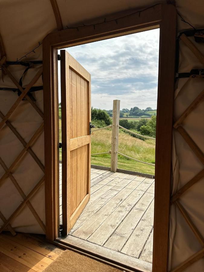 Готель Bracken Yurt At Walnut Farm Glamping Netherbury Екстер'єр фото